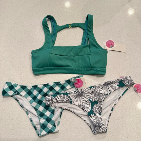 3 Piece Bikini Set! Raisins gorgeous green and white! Absolutely gorgeous! NWT - Picture 1 of 9